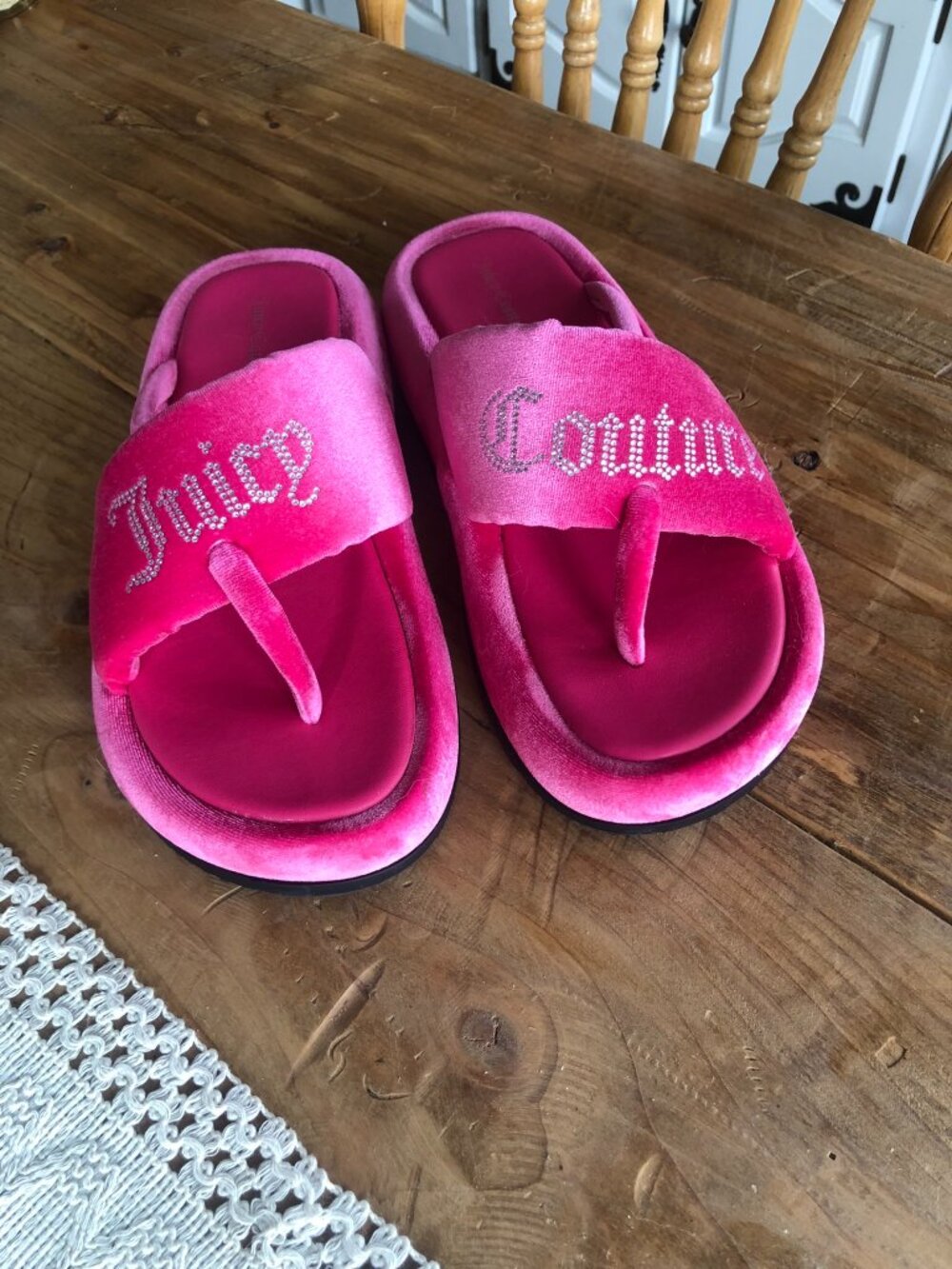 Pink Juicy Couture  Sandals / Flipflops